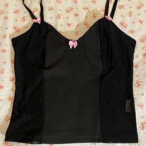 black flattering tank